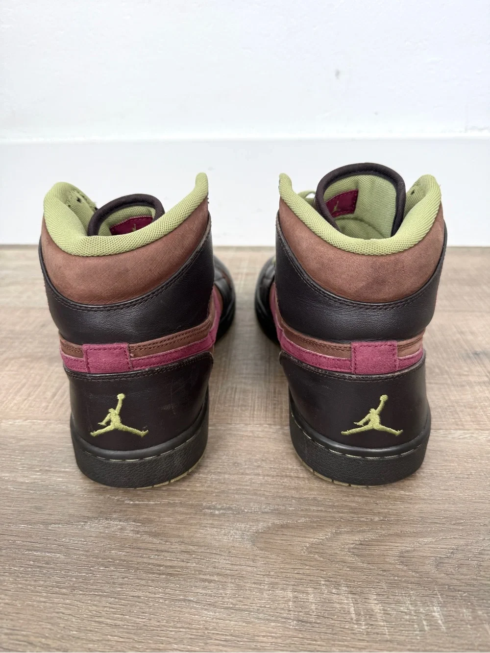 Air Jordan 1 Retro High Size 12.5 Velvet Brown Deep Garnet 2010 332550-201